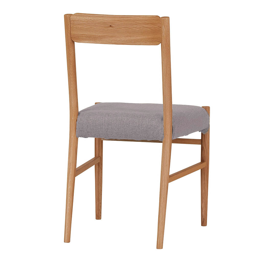 グレーベージュ