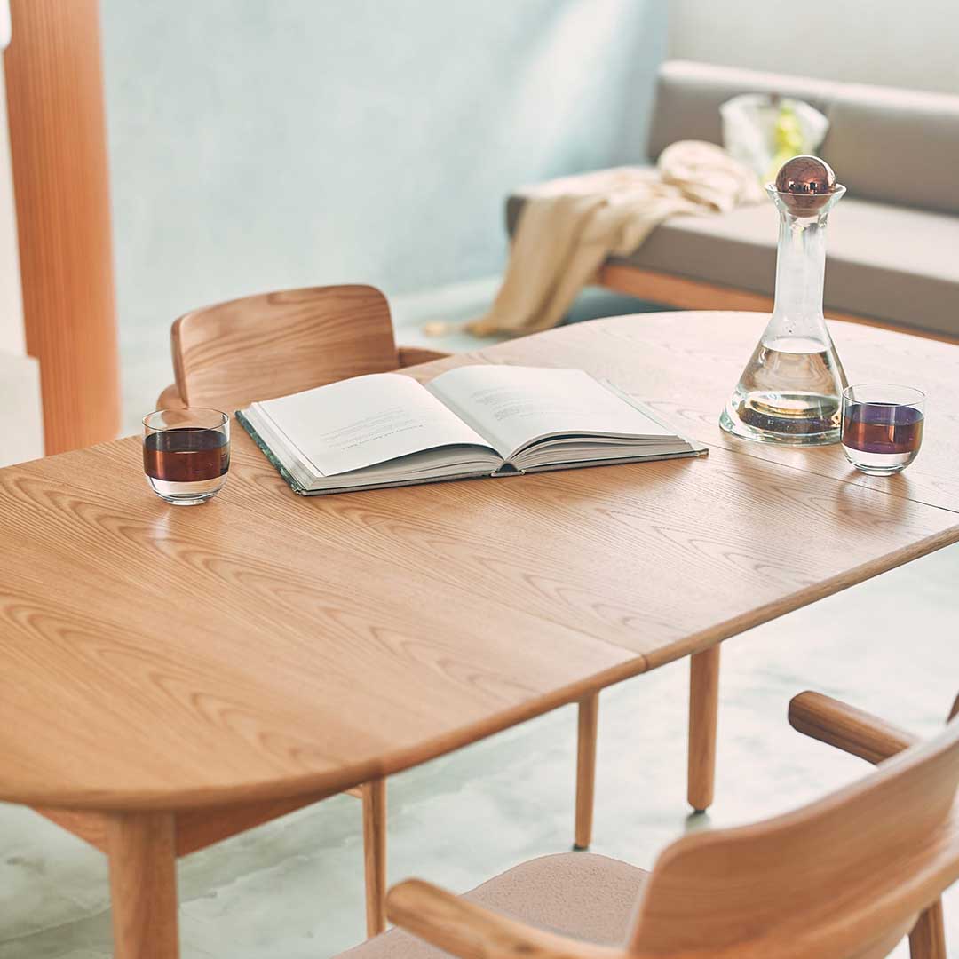 サンドベージュ