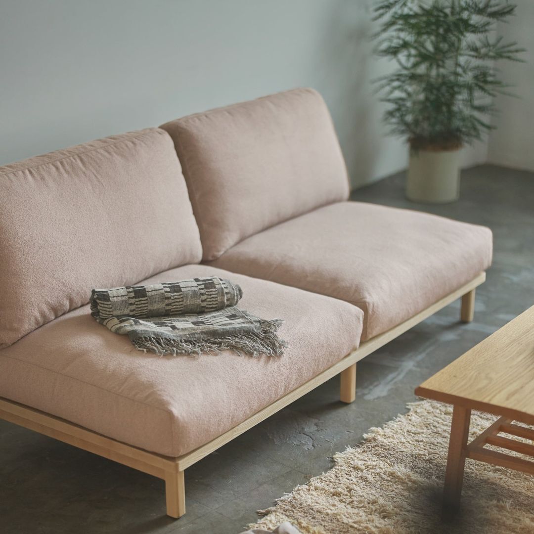 サンドベージュ