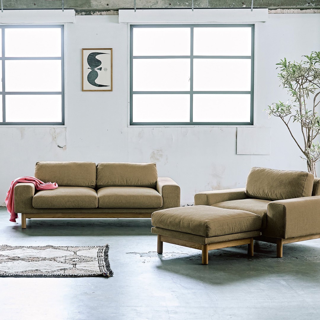 ダークベージュ