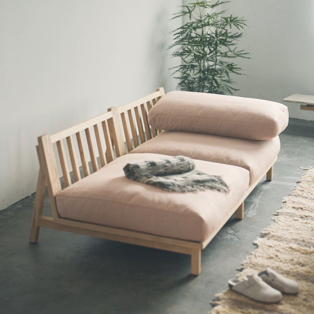 サンドベージュ