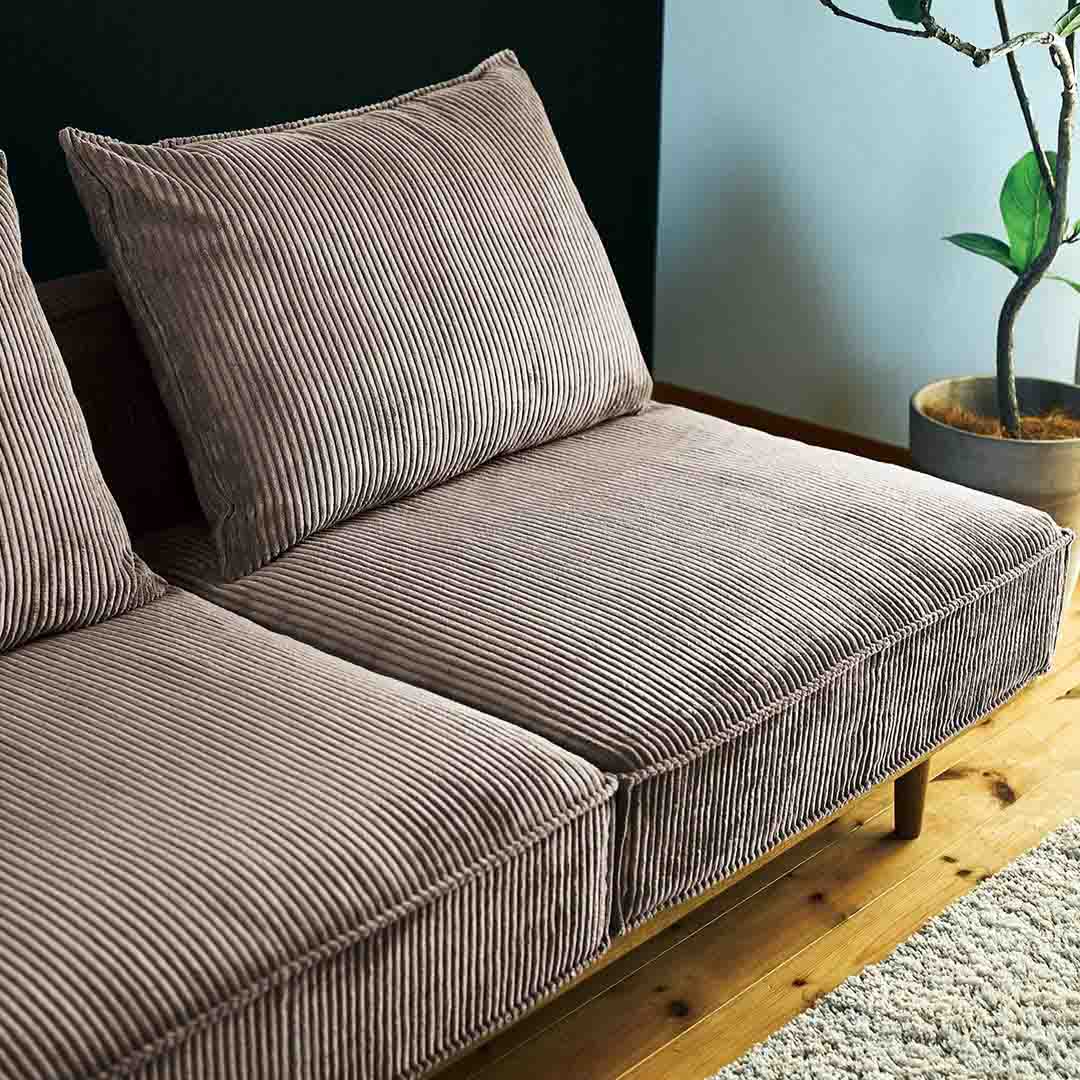 ダークベージュ