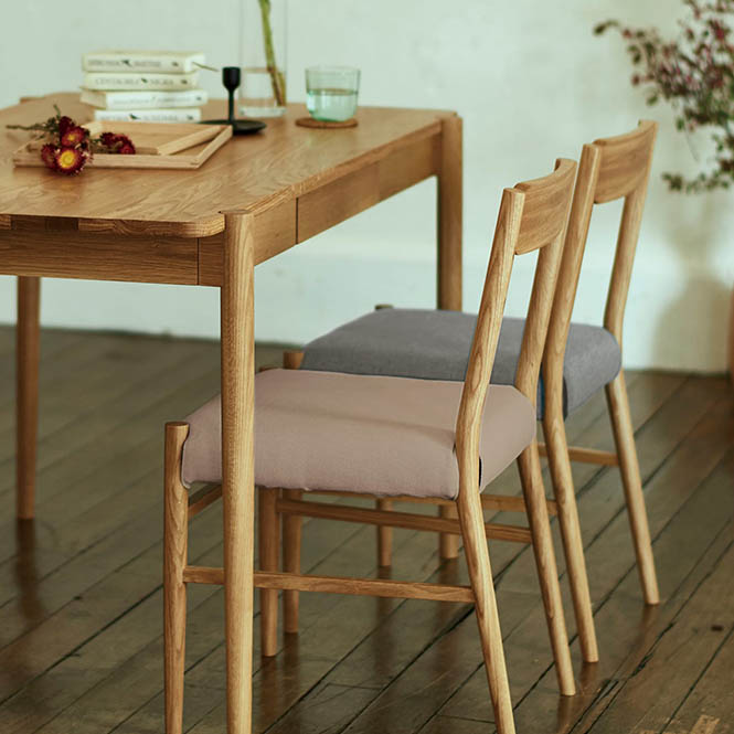 グレーベージュ