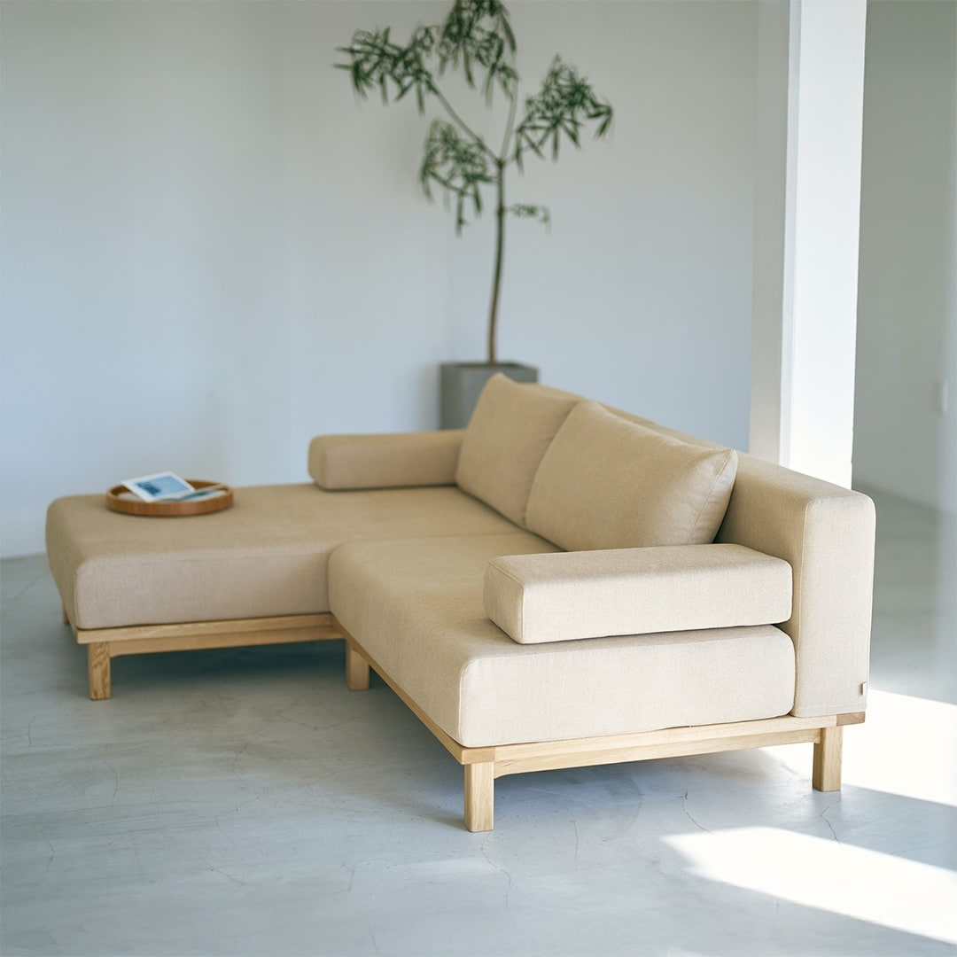 ダークベージュ