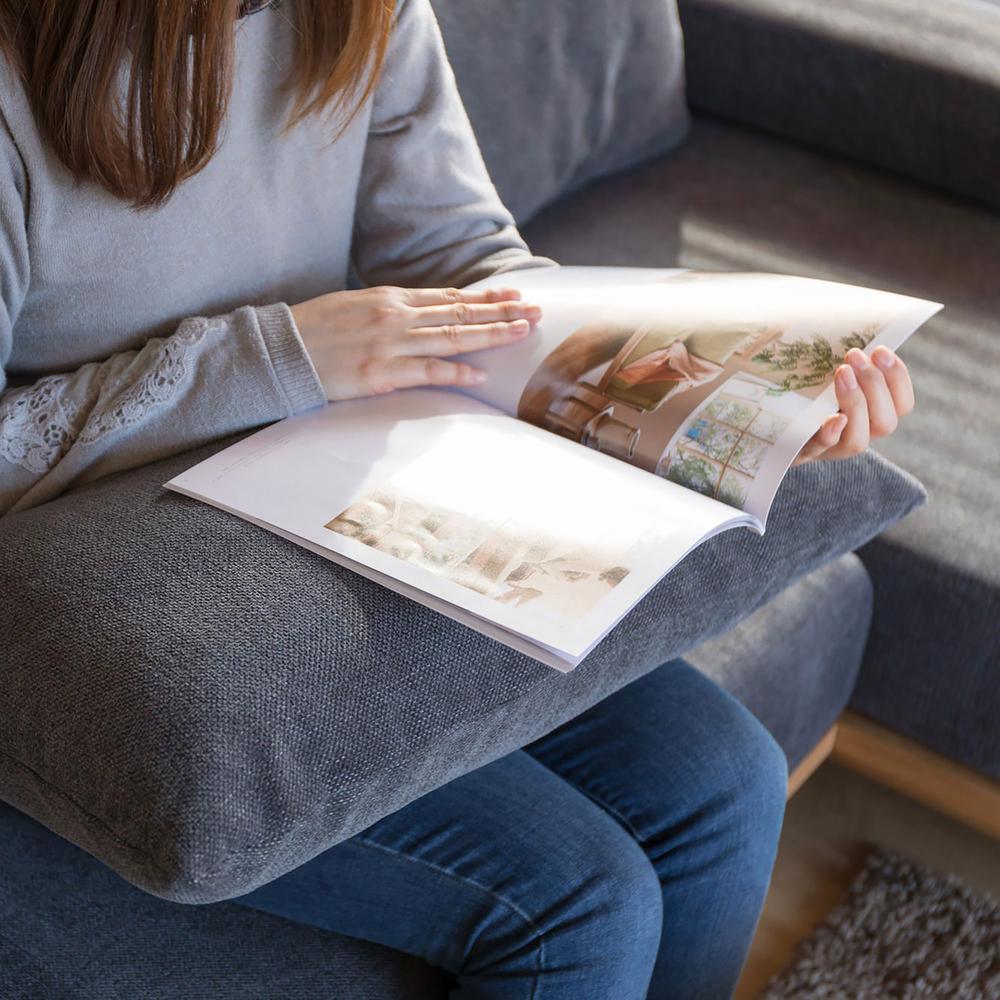 ダークベージュ