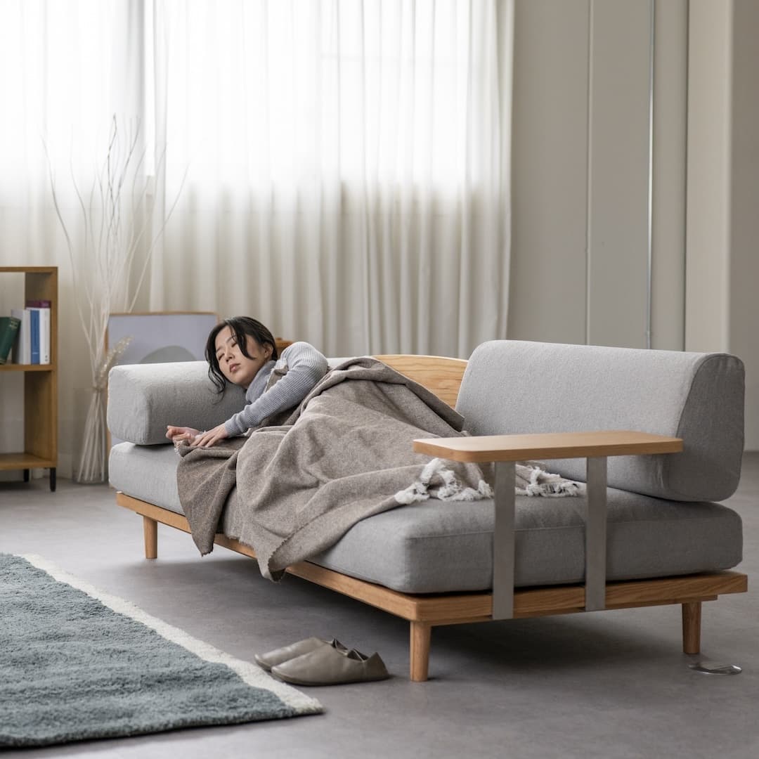 グレーベージュ