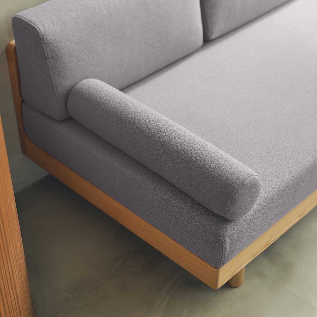 チャコールグレー