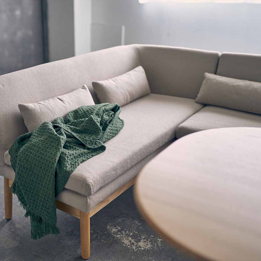 グレーベージュ