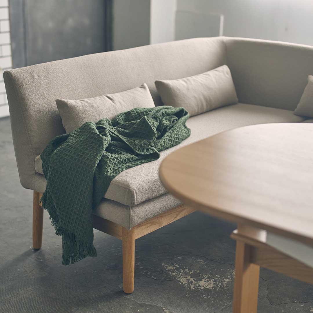 サンドベージュ