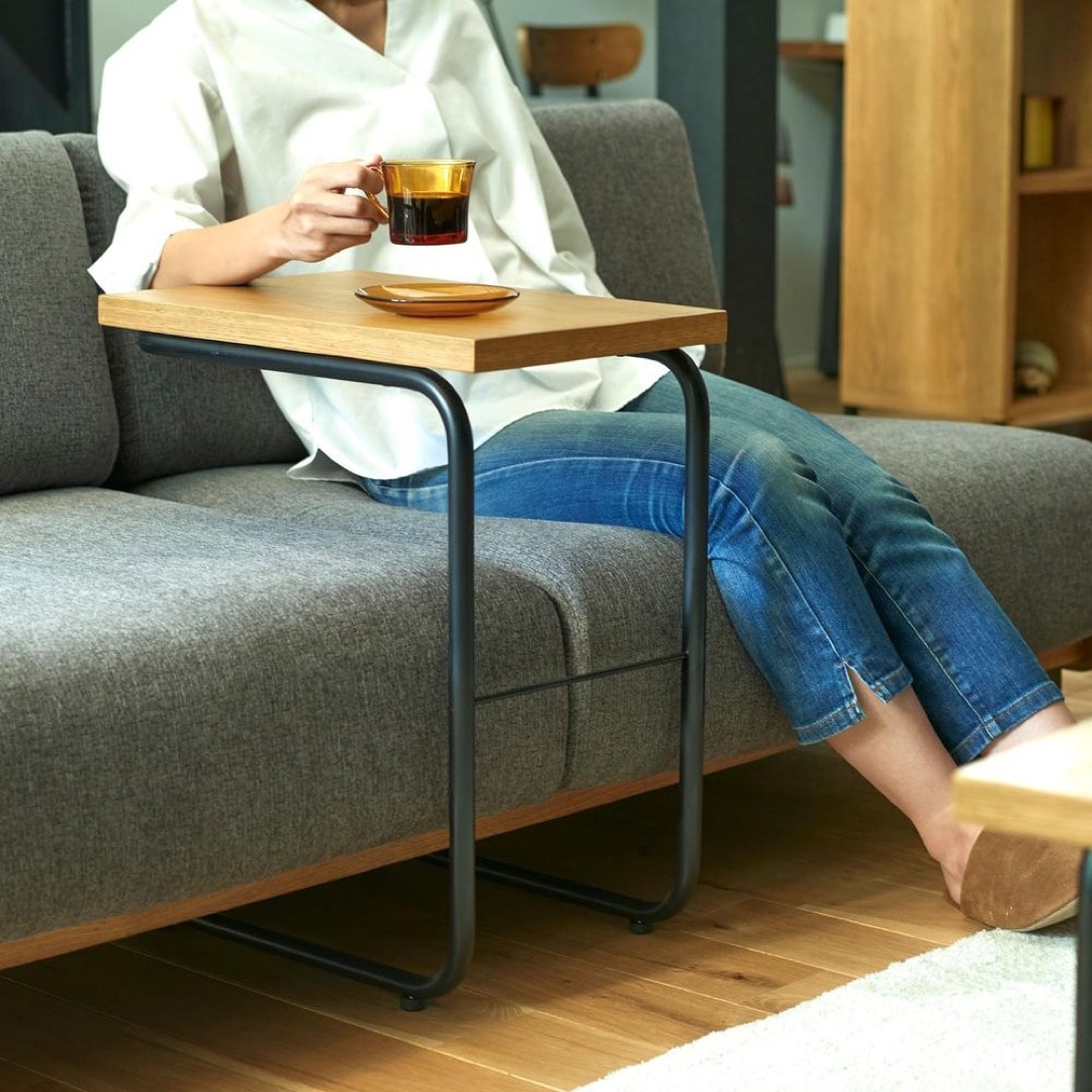 ダークベージュ