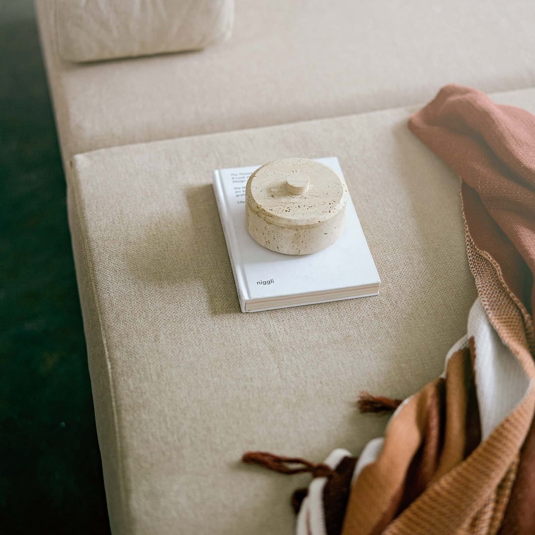 ライトブラウン