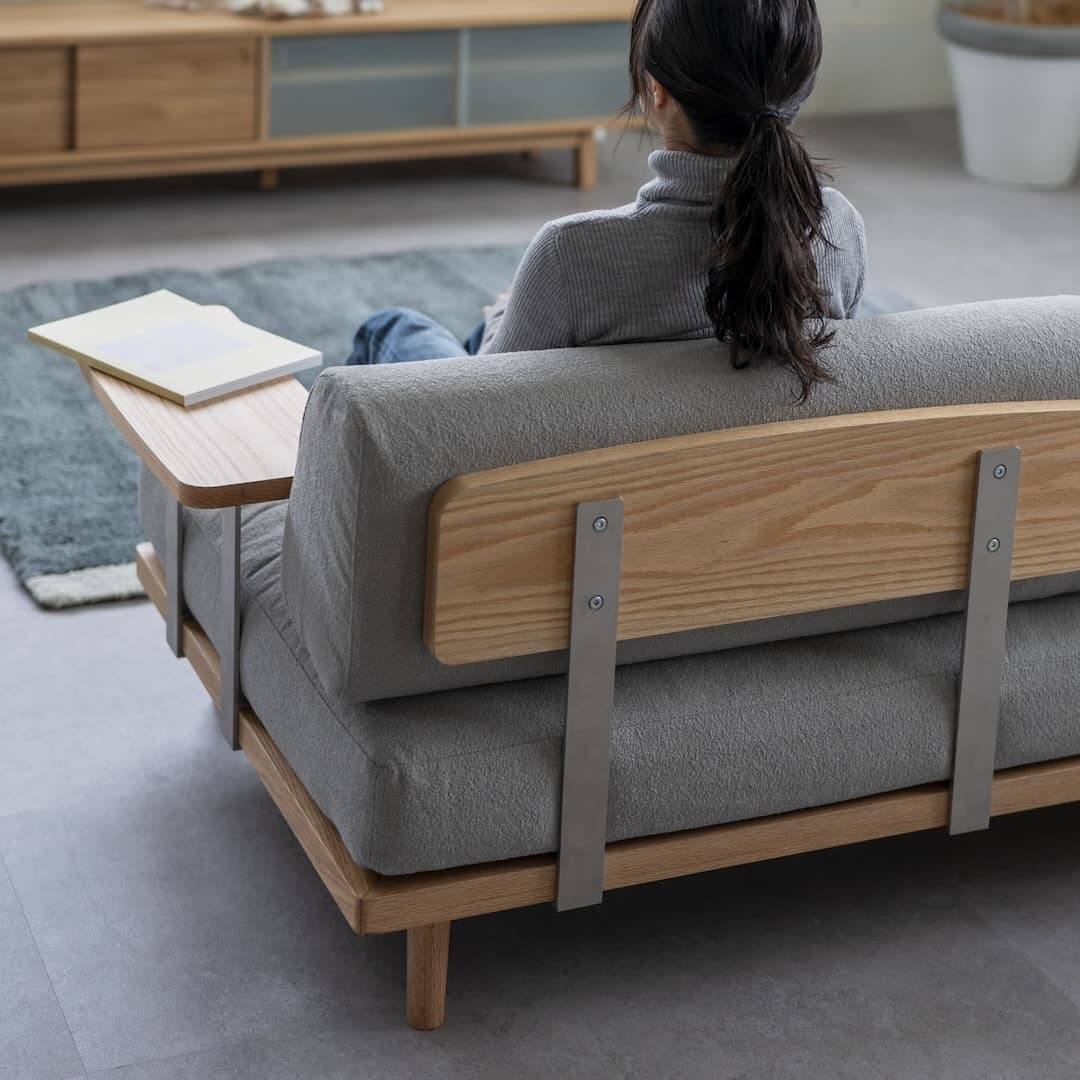 グレーベージュ