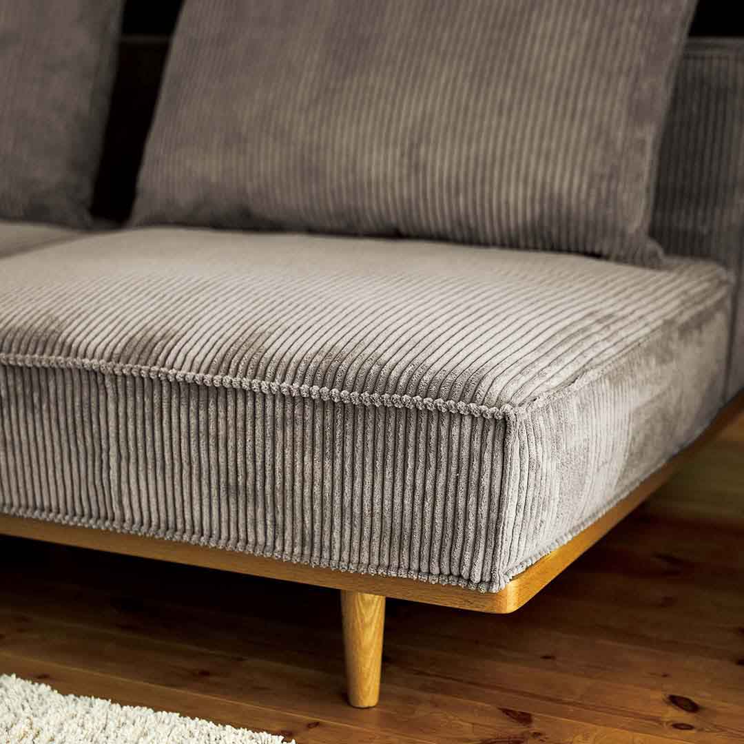 ダークベージュ