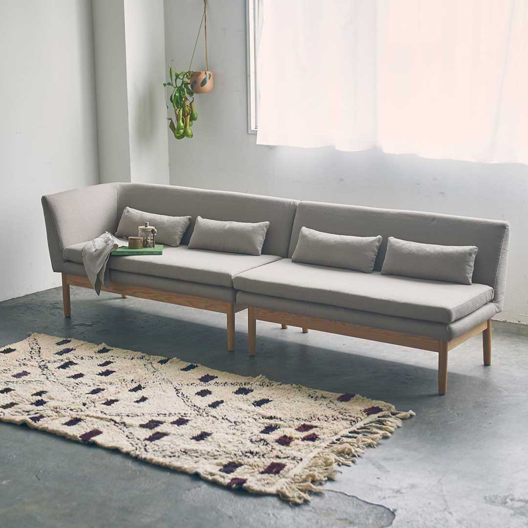 グレーベージュ