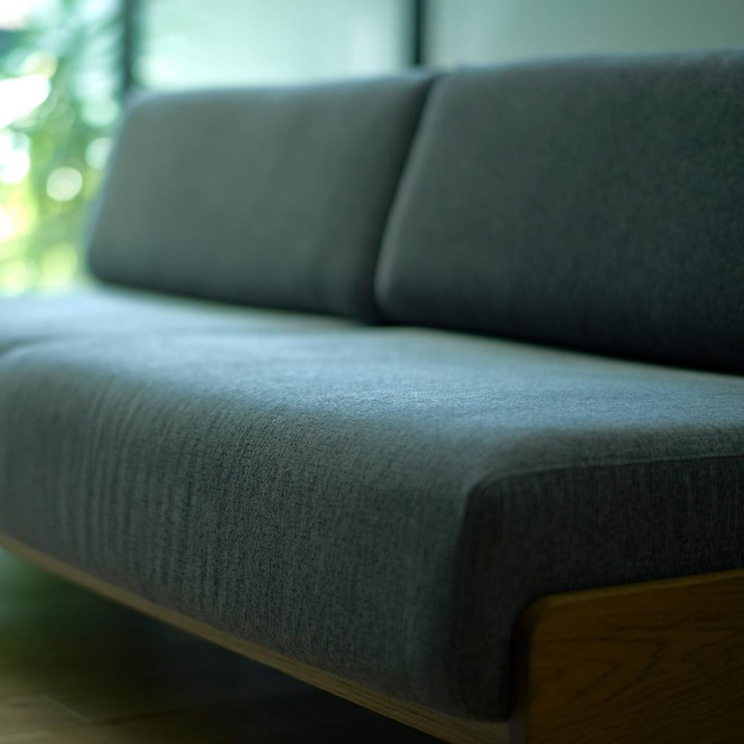 ダークベージュ