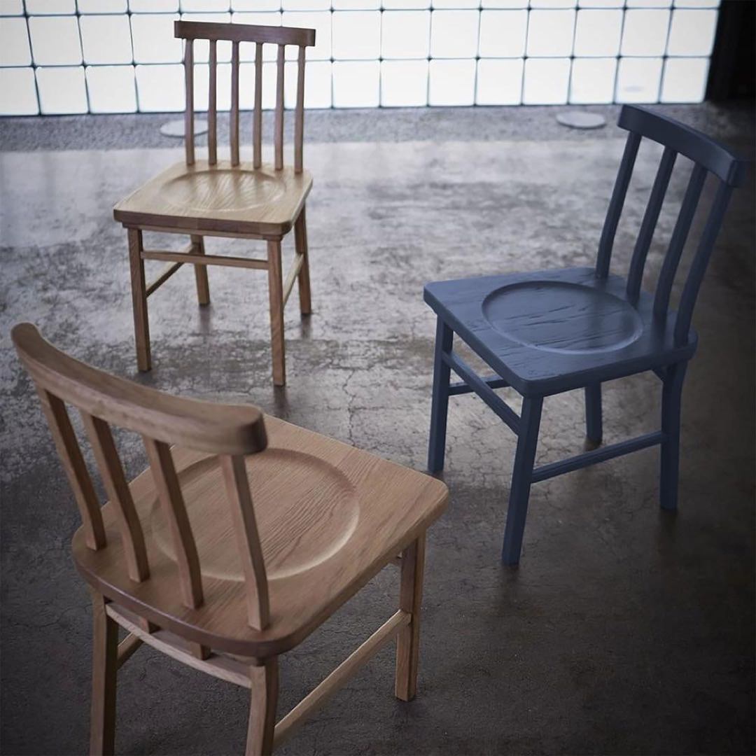 グレーホワイト