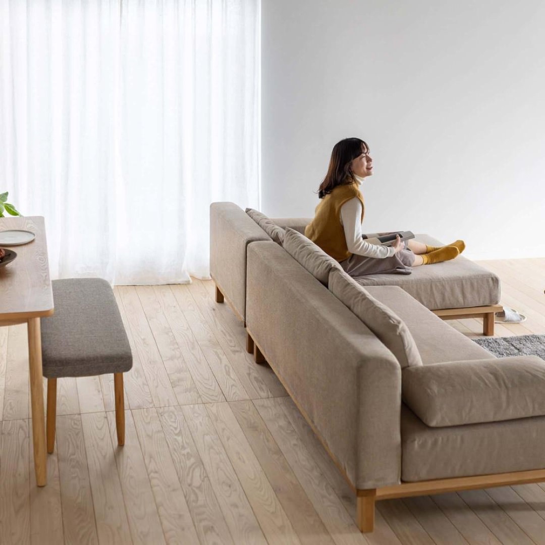 ダークベージュ