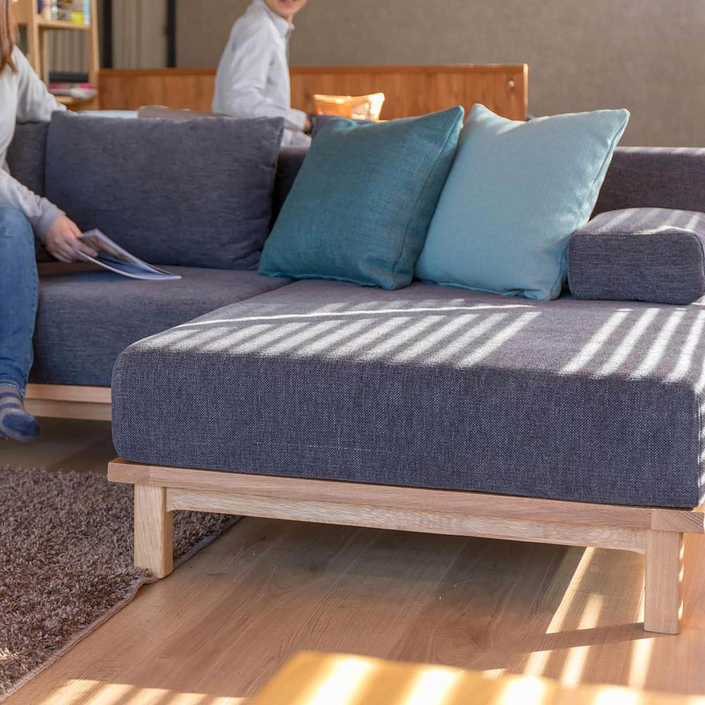 ダークベージュ