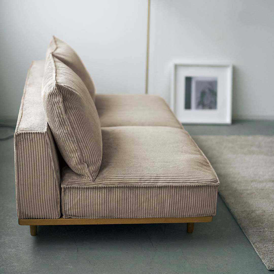 グレーベージュ