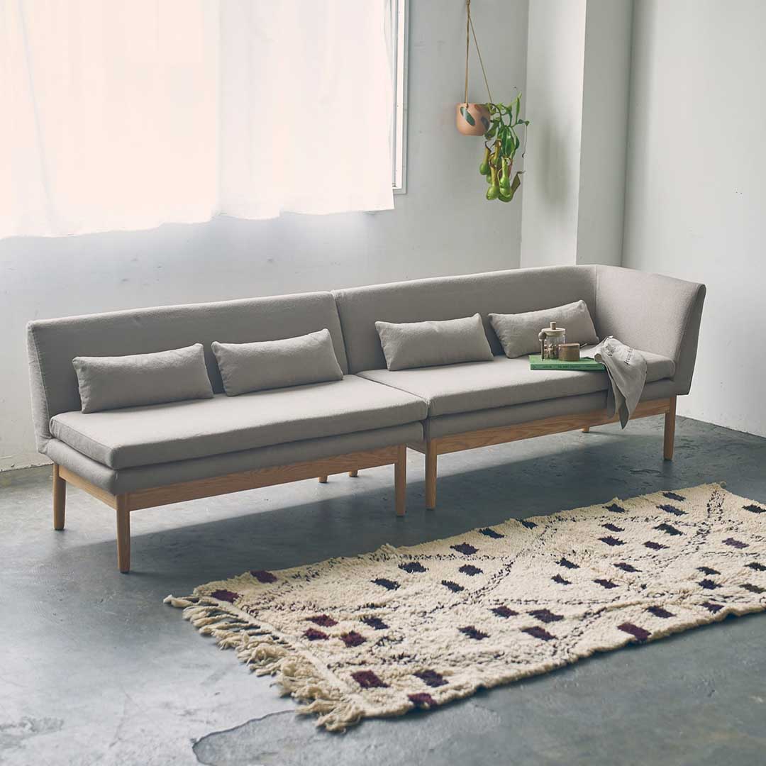 グレーベージュ