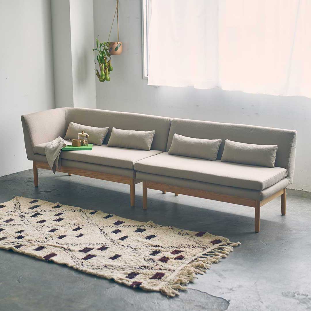 サンドベージュ