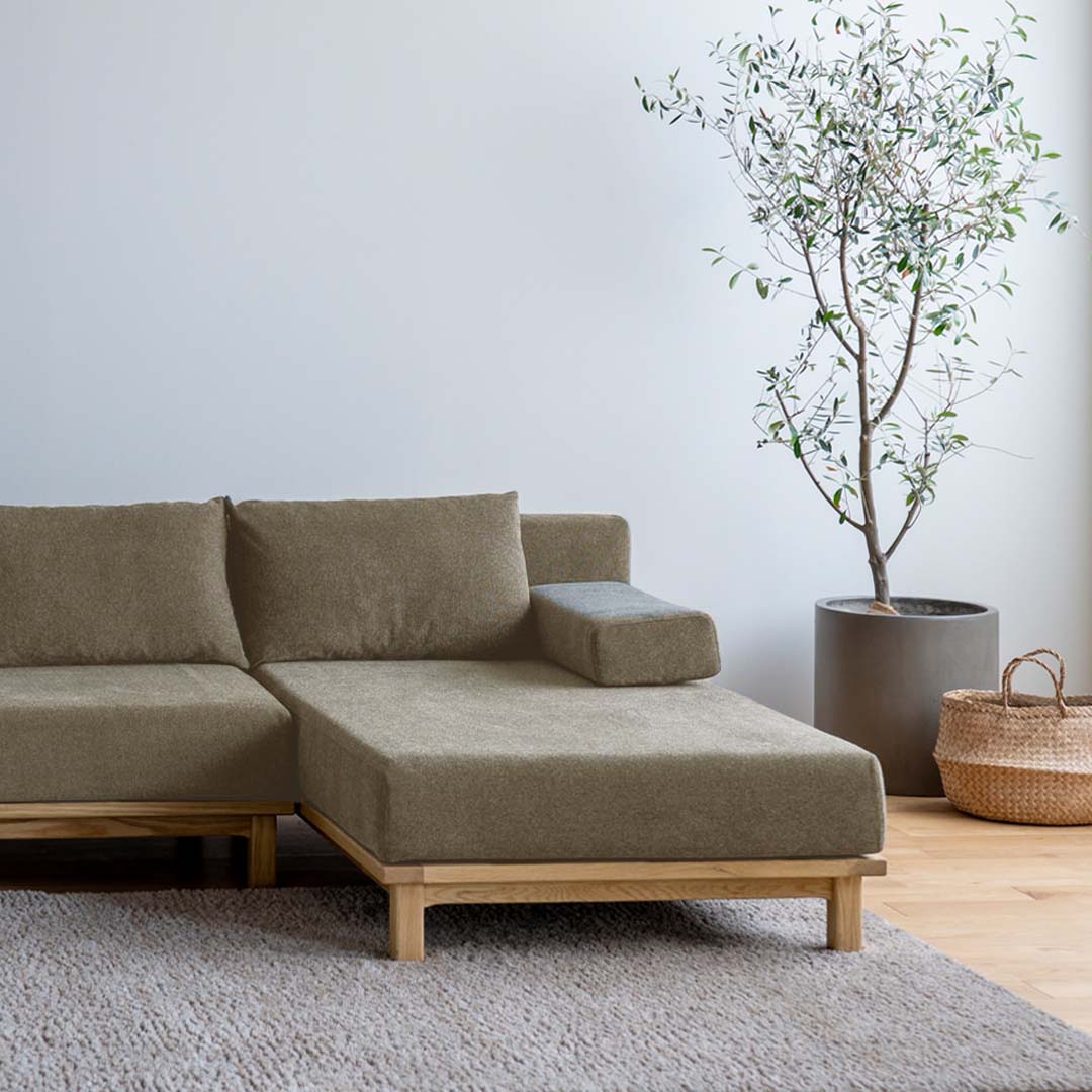 ダークベージュ