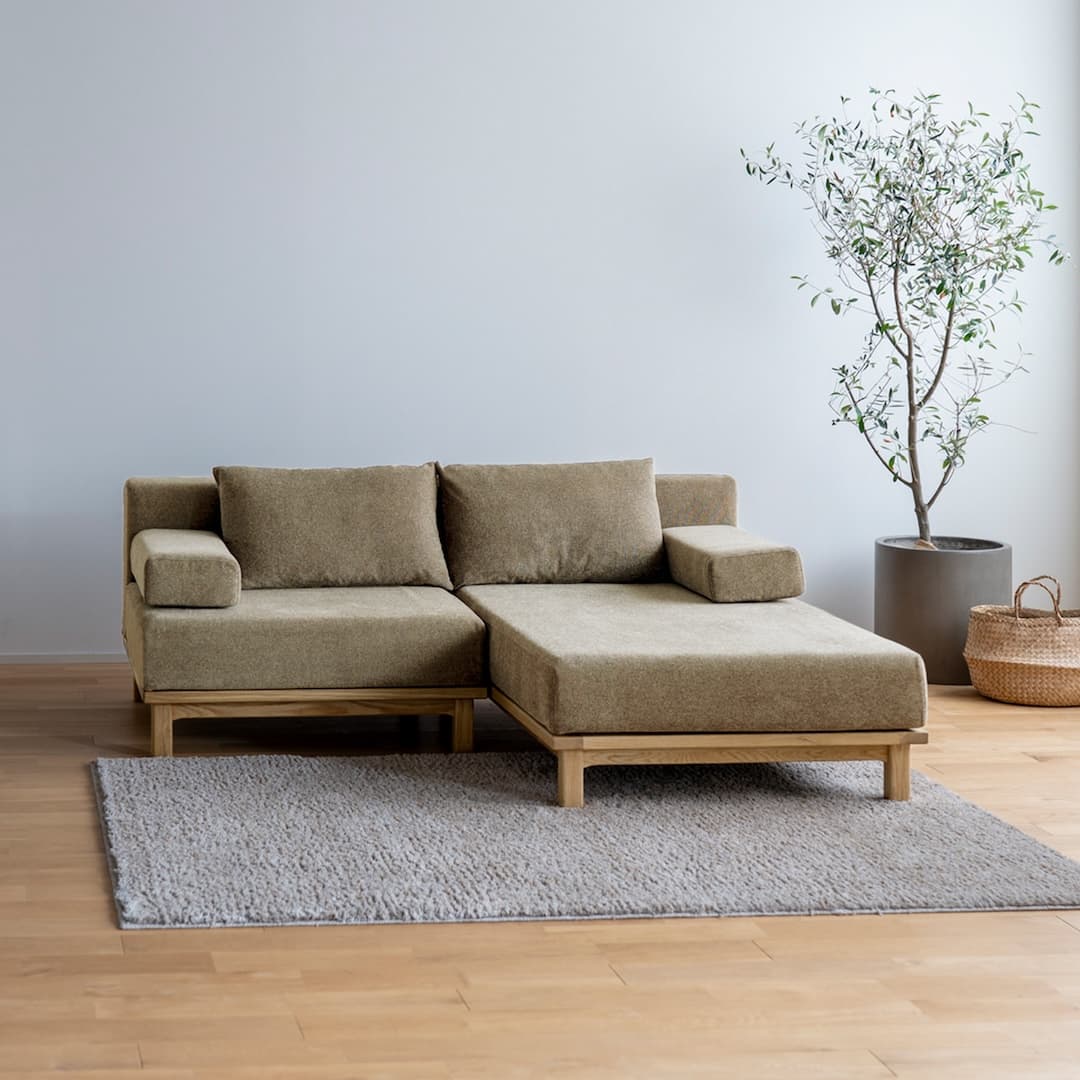 ダークベージュ