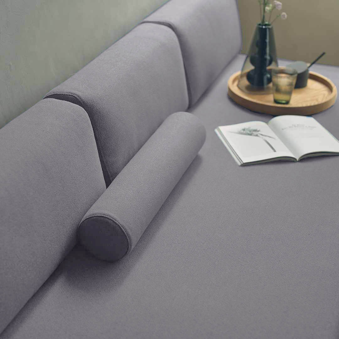 チャコールグレー