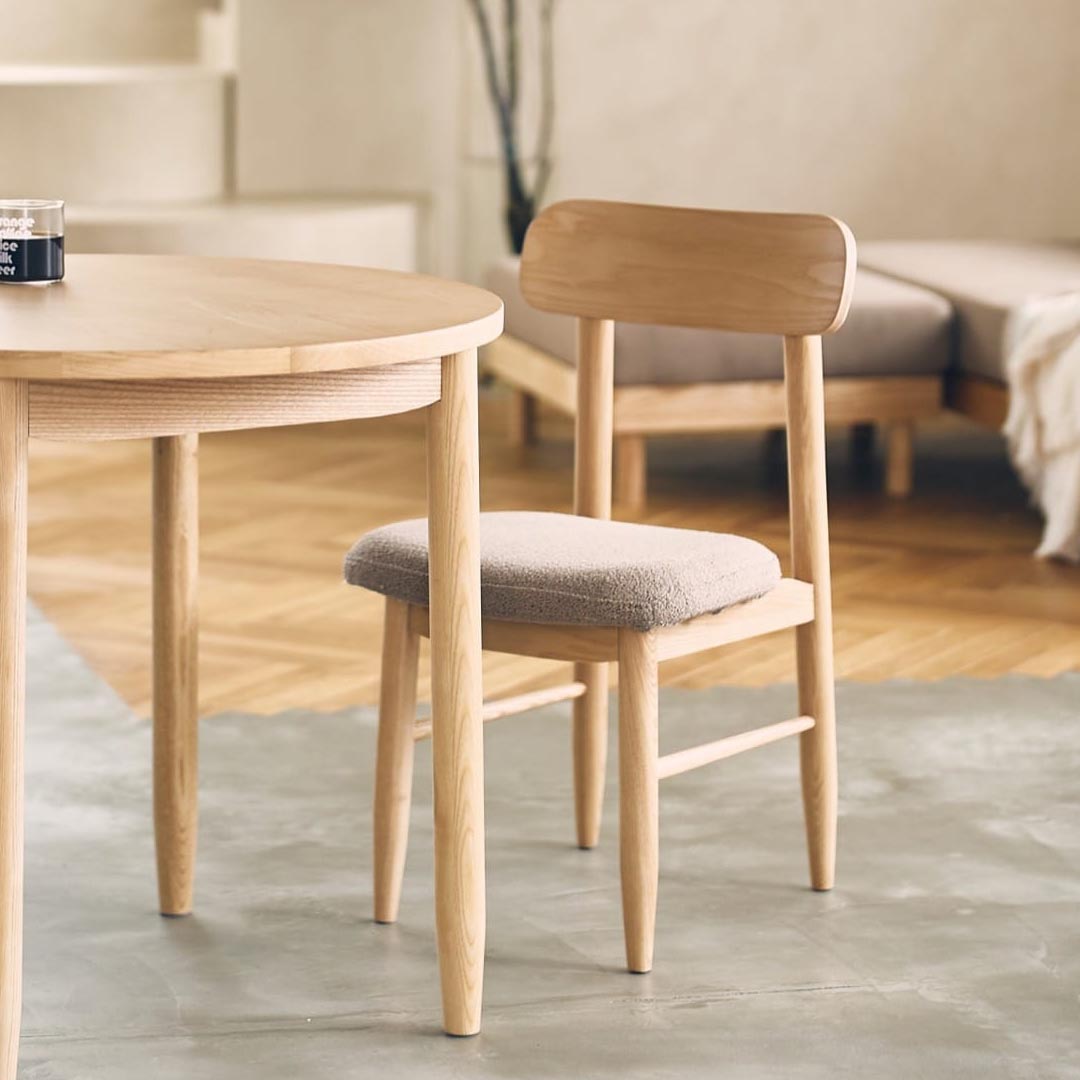 サンドベージュ