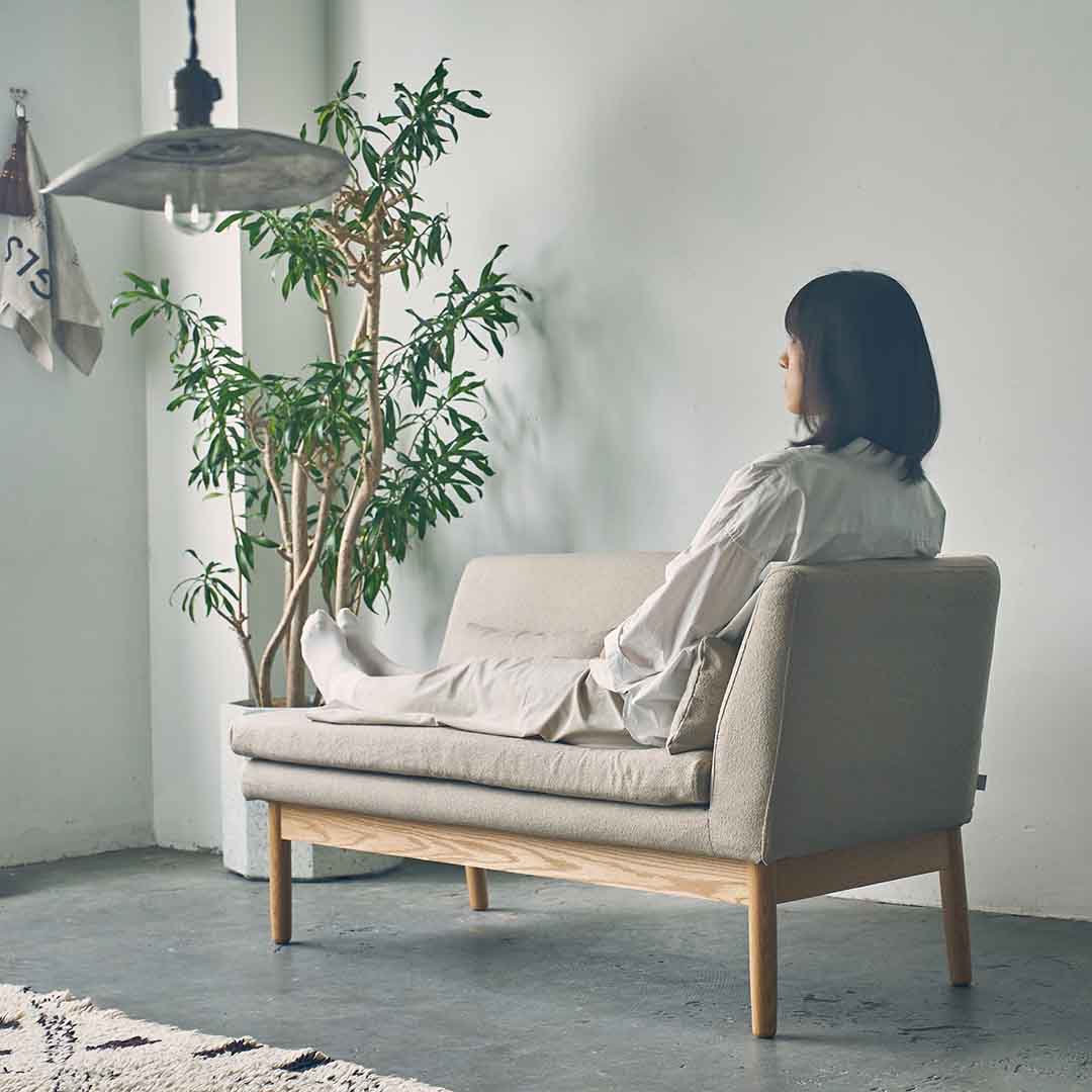 サンドベージュ