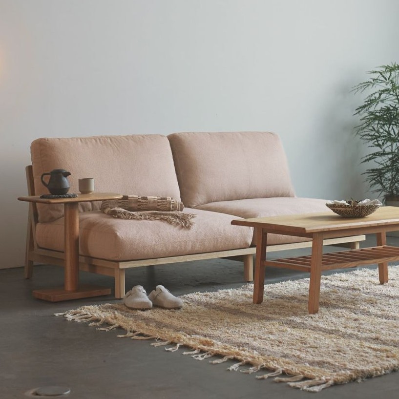 サンドベージュ