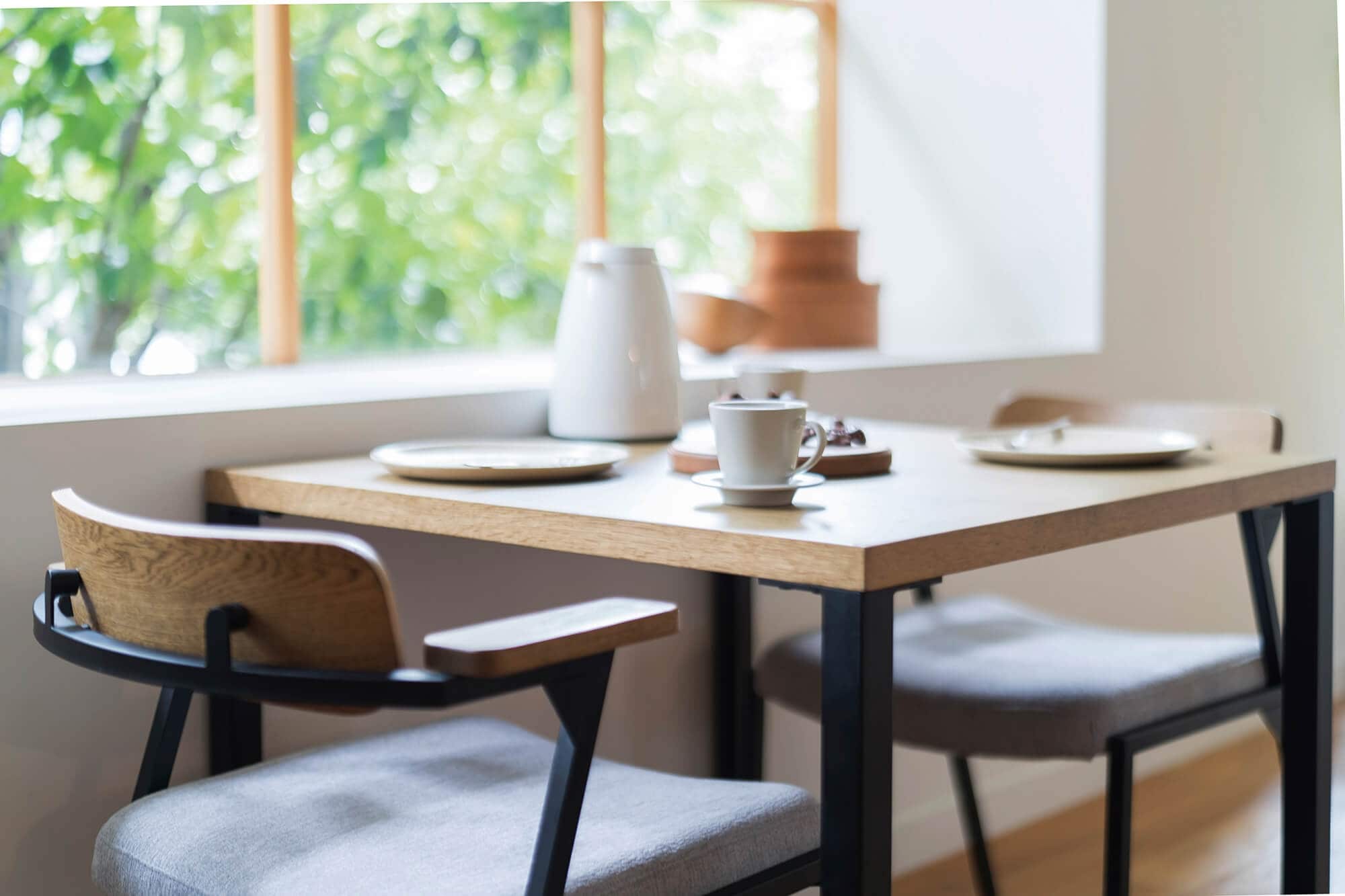 木目調が落ち着いた雰囲気のADRSのデスク カーラ ダイニングテーブル Sサイズ ナチュラル