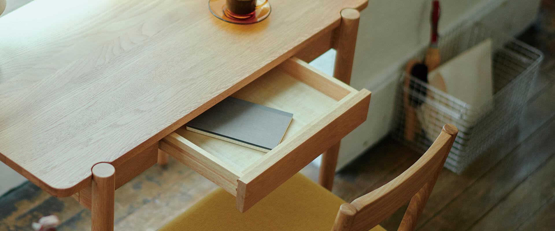 収納に便利な引出し SIEVE デント ダイニングテーブル Mサイズ