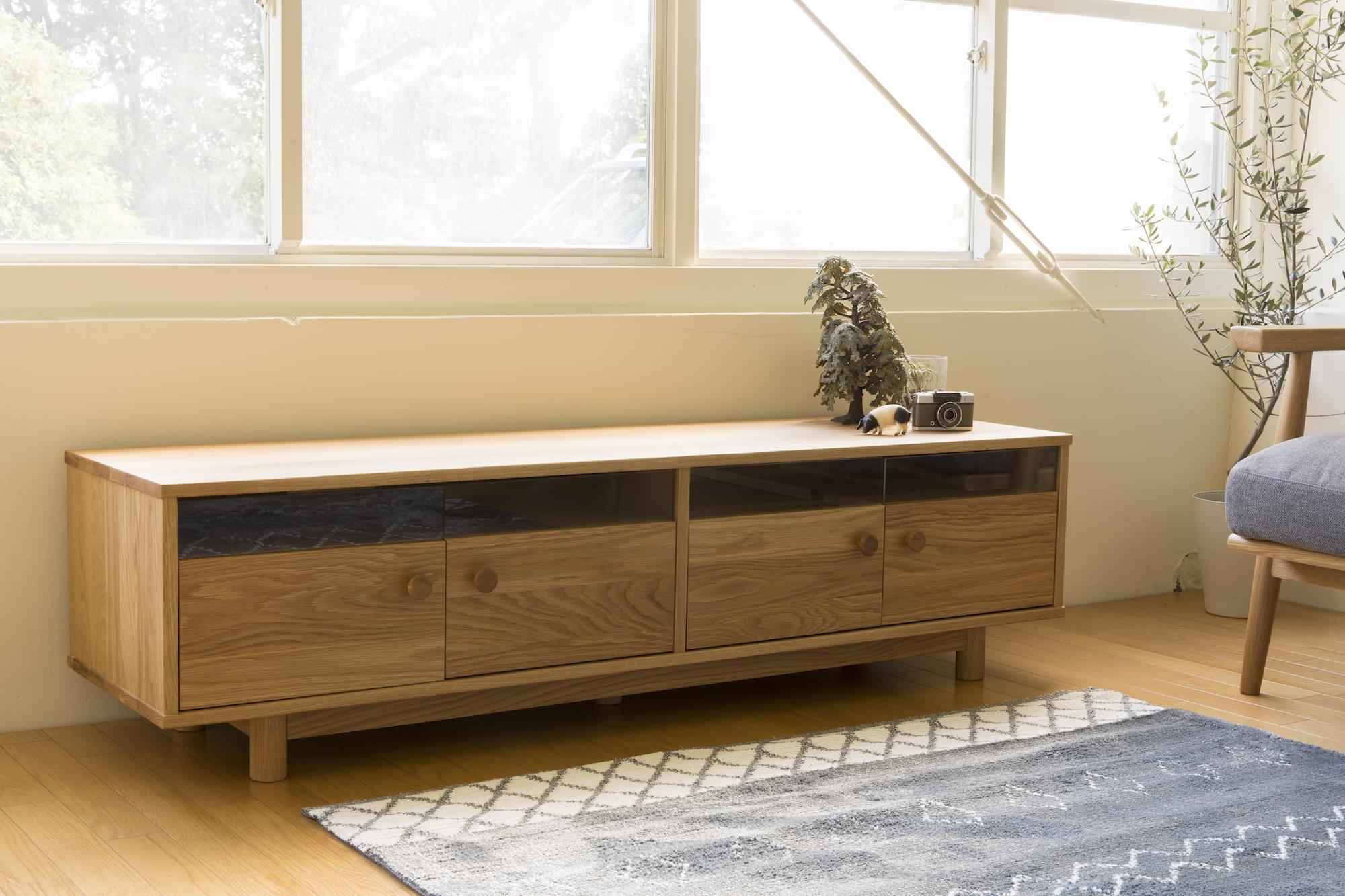 ガラスの窓が特徴的 SIEVE ハイライト ローボード ナチュラル