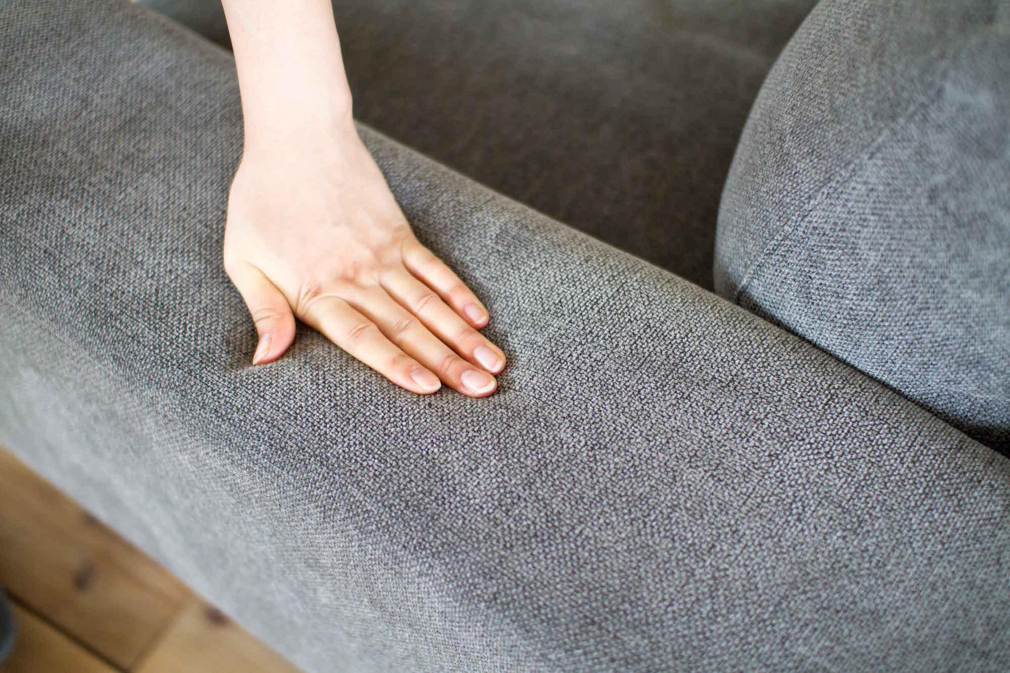 ボリュームのある肘掛けで枕にもなる SIEVE バージュ ソファ 2人掛け ベージュ