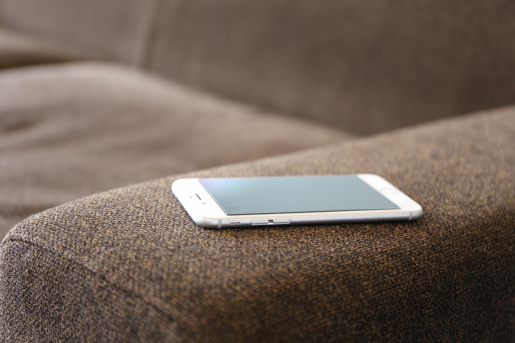 幅広の肘掛けで小物も置ける SIEVE バージュ ソファ 2人掛け ベージュ