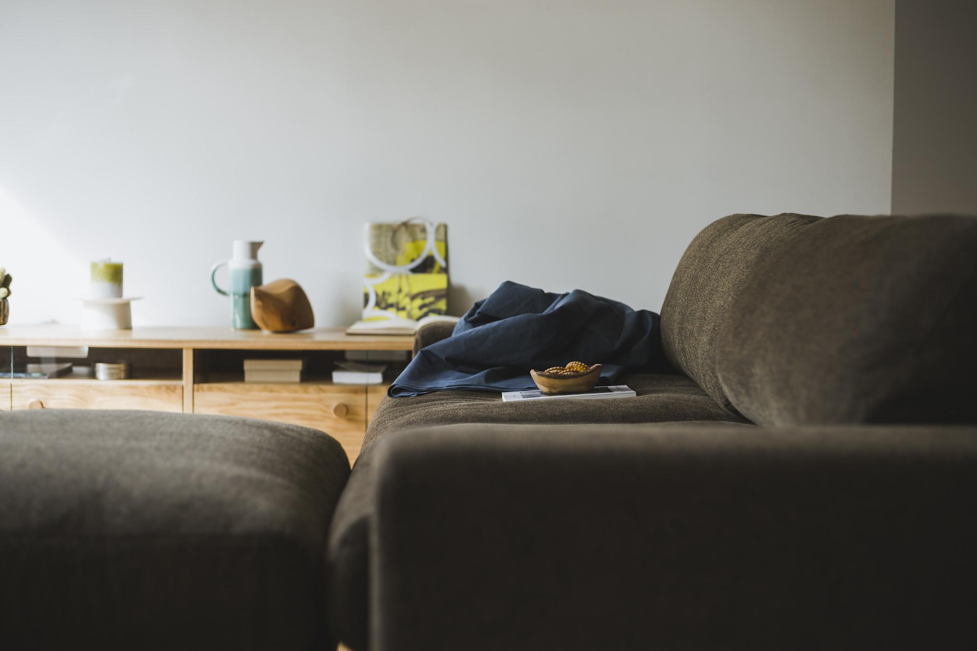 落ち着いた雰囲気をまとう SIEVE バージュ ソファ 2人掛け ベージュ