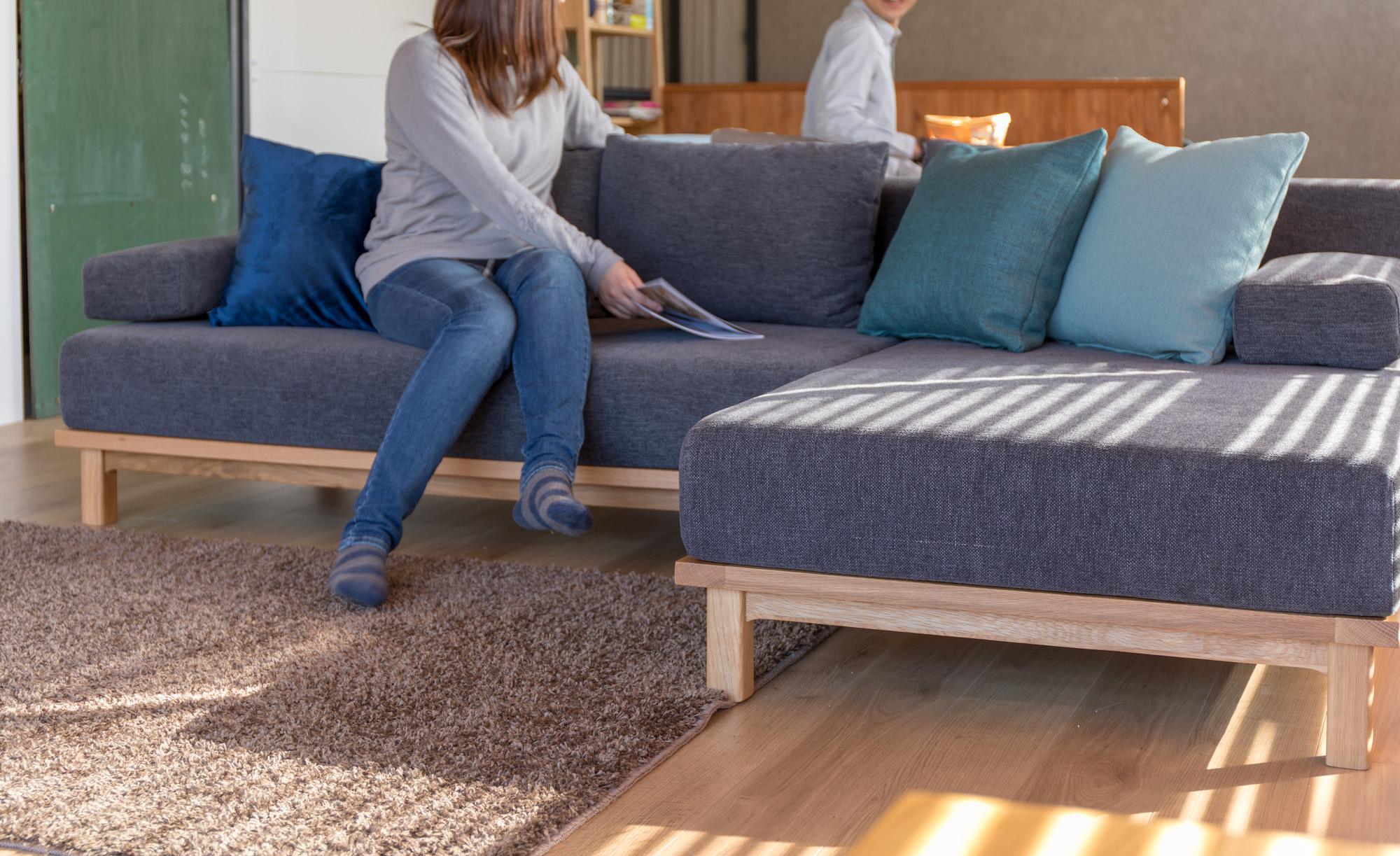 コミュニケーションを妨げない高さ設定 SIEVE レクトユニット ソファ ロング/ブラウン/グレー