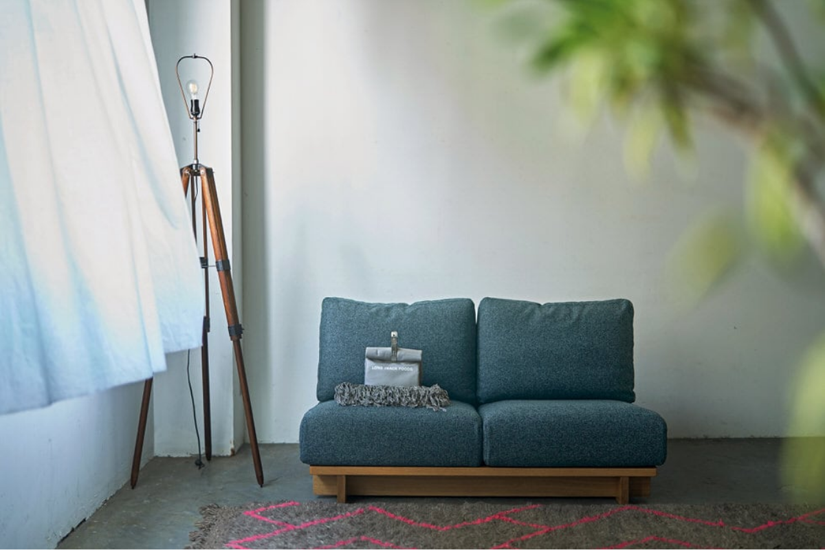 圧迫感のないデザイン SIEVE クロッシングソファ 2人掛け ブラック