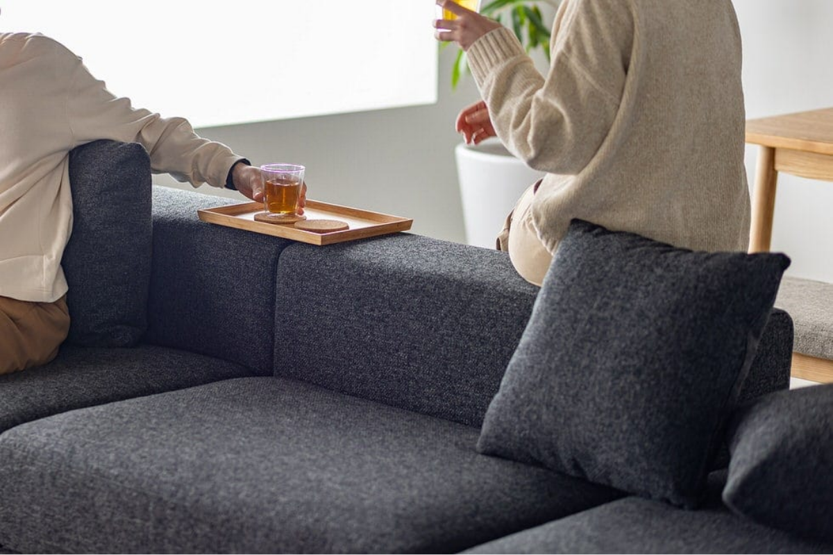 ワイドなアームによりテーブル代わりに SIEVE スナグユニットソファ 右肘 ベージュ