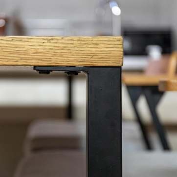 無機質で無骨な中にスタイリッシュさも併せ持った雰囲気のアイアン