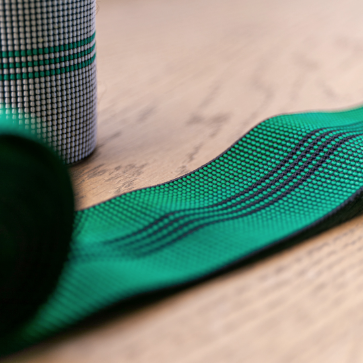 弾力と耐久性を高めるウェービングテープ