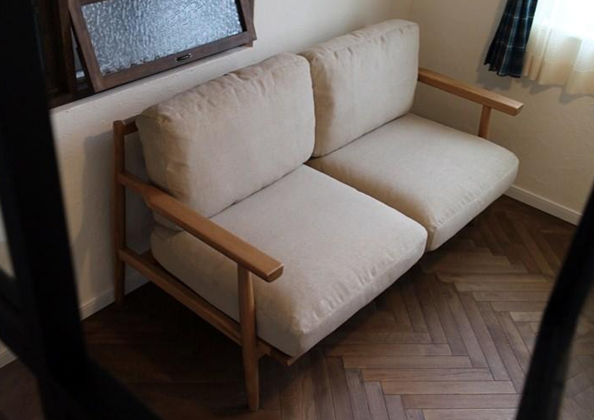 お部屋のご紹介 岐阜県 K様 落ち着ちついた雰囲気のSIEVE ハーフ ソファ 2人掛け