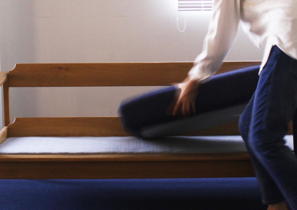 ソファを長く使うコツ クッションのローテーションの方法