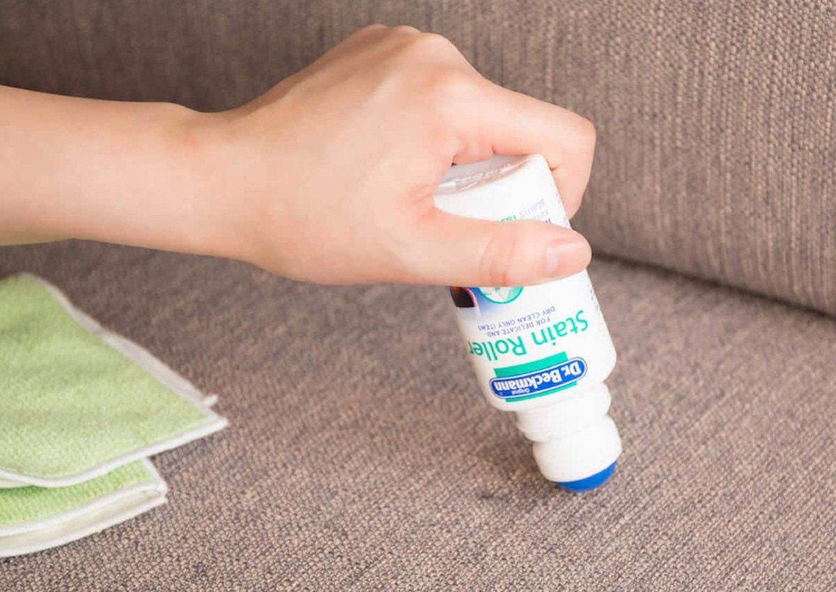 いつまでも清潔に使うための ソファのお手入れ方法