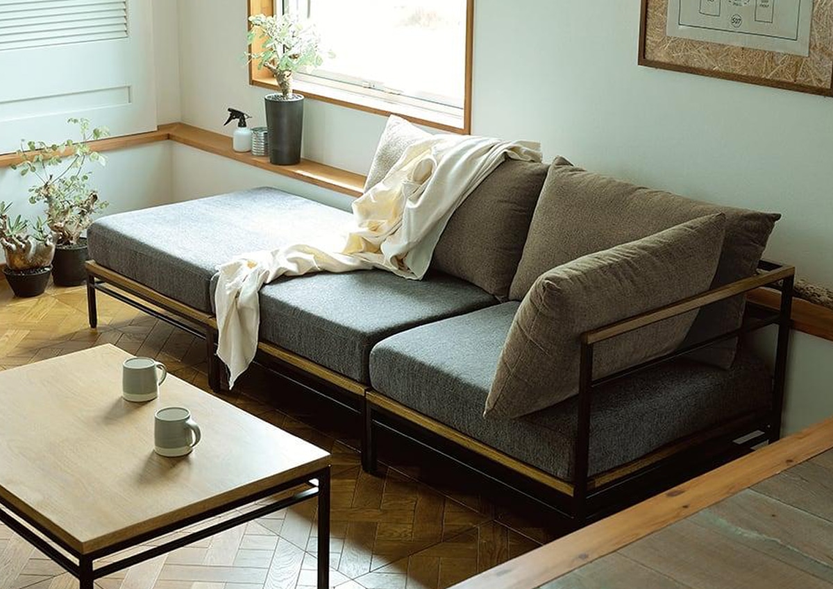 アイアン×天然木が生み出すスタイリッシュな空間SIEVE カーラユニットソファ