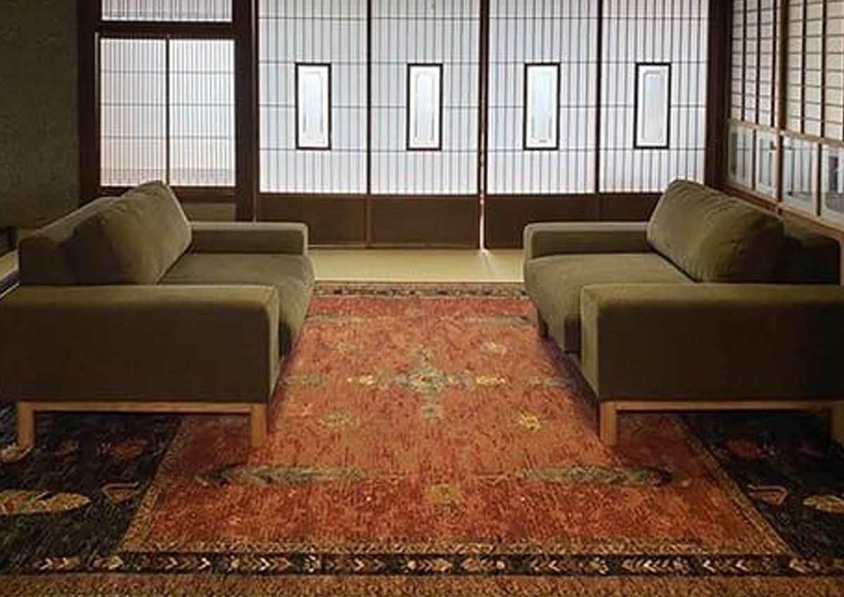 お部屋のご紹介 異国感あふれるかっこ良さ 和室に置くSIEVE バージュソファ