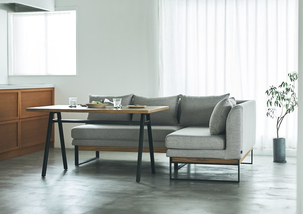 ２段階の高さ調整ができる TRON（トロン）リビングダイニングテーブル